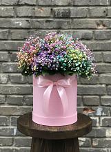 Цветочная композиция из Гипсофила и Розы в шляпной коробке в Вязовой