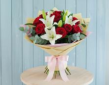 Букет цветов из:  Лилии и Розы в Вязовой
