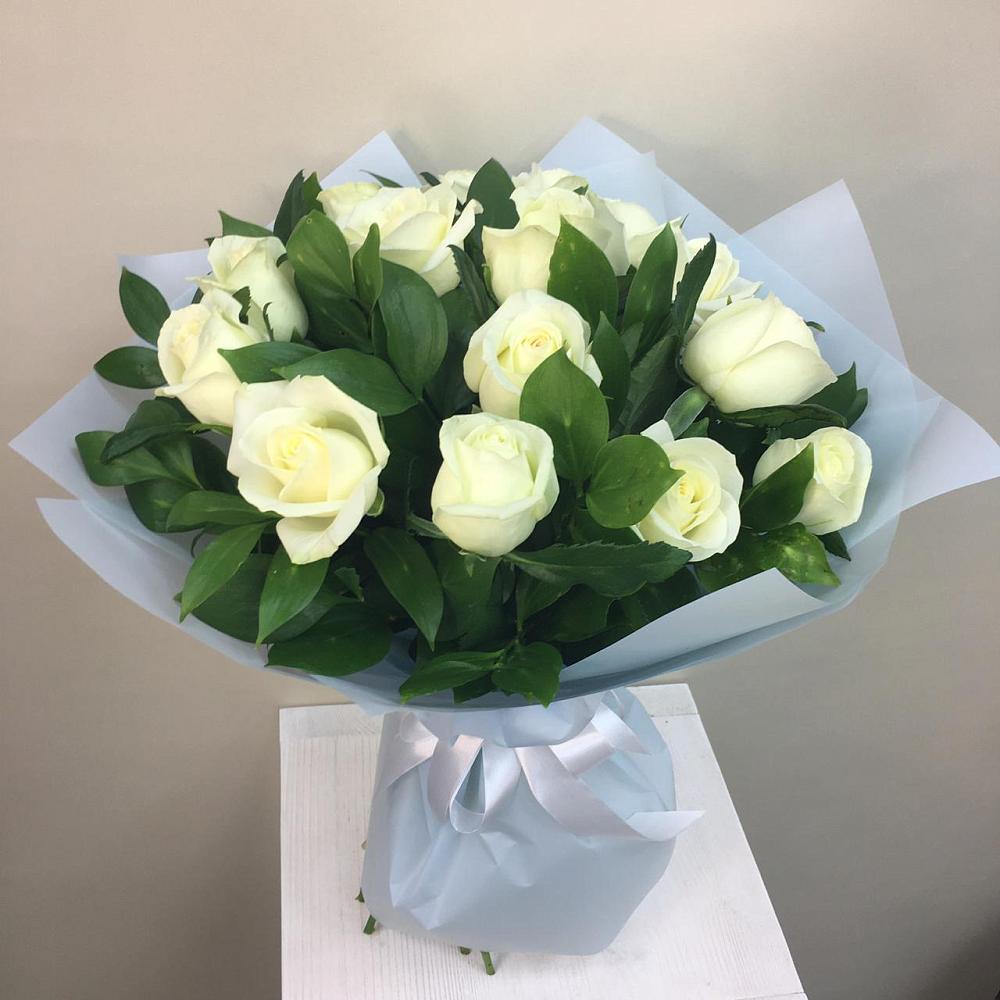 Букет 15 Белых роз Проуд в Вязовой