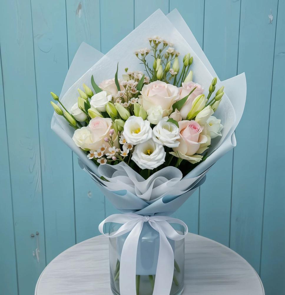 Букет цветов из: Розы и Лизиантусы в Вязовой