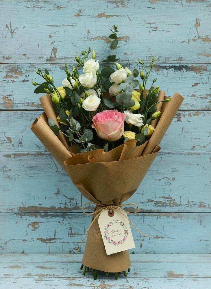 Букет цветов из: Розы и Лизиантусы в Вязовой