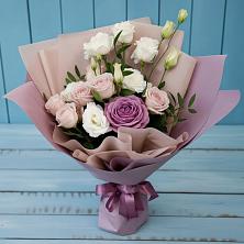 Букет цветов из:  Розы и Лизиантусы в Вязовой