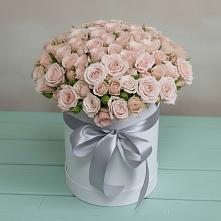 Цветочная композиция из Розы в шляпной коробке в Вязовой