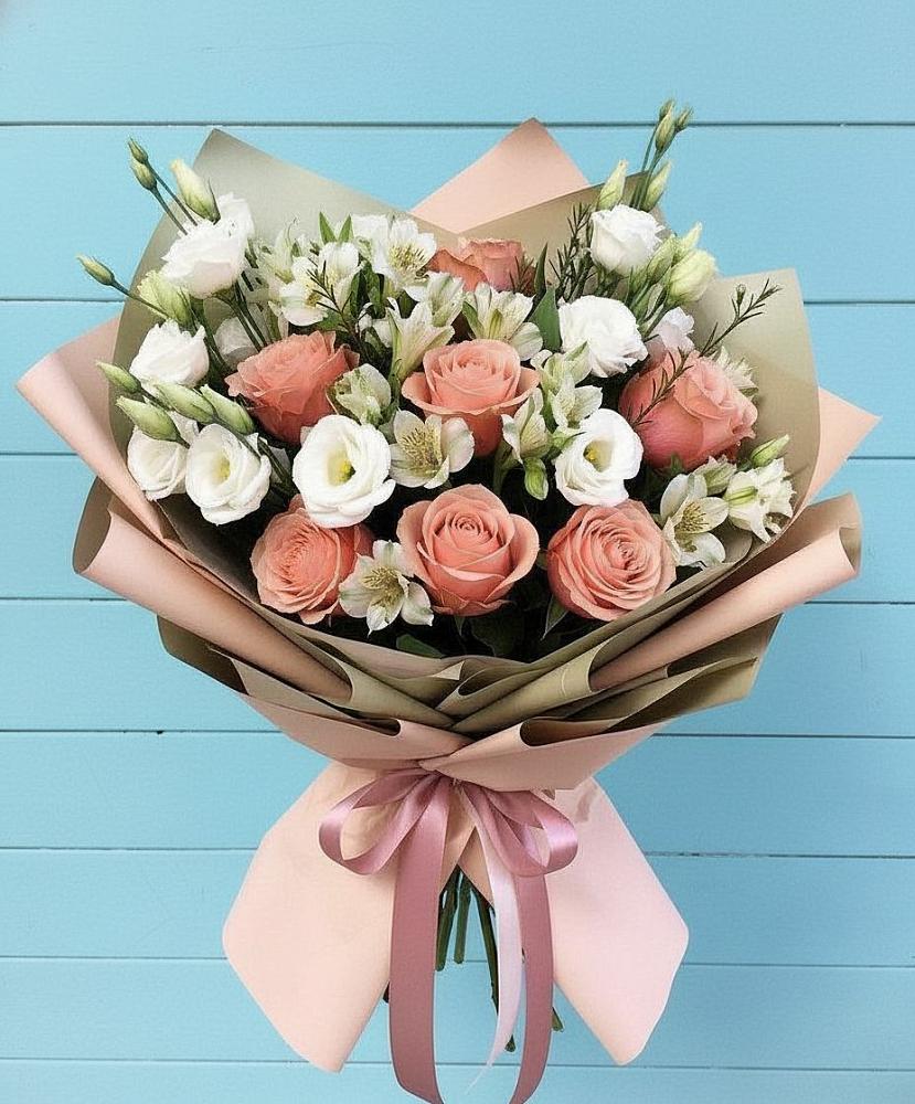 Букет цветов из: Розы, Альстромерии и Лизиантусы в Вязовой
