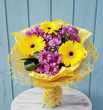 Букет цветов из:  Хризантемы и Герберы в Вязовой