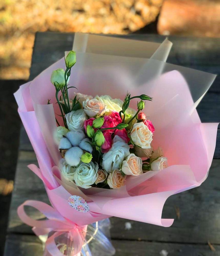 Букет цветов из: Розы и Лизиантусы в Вязовой