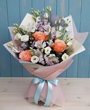 Букет цветов из:  Лизиантусы, Розы, Альстромерии и Гипсофила в Вязовой