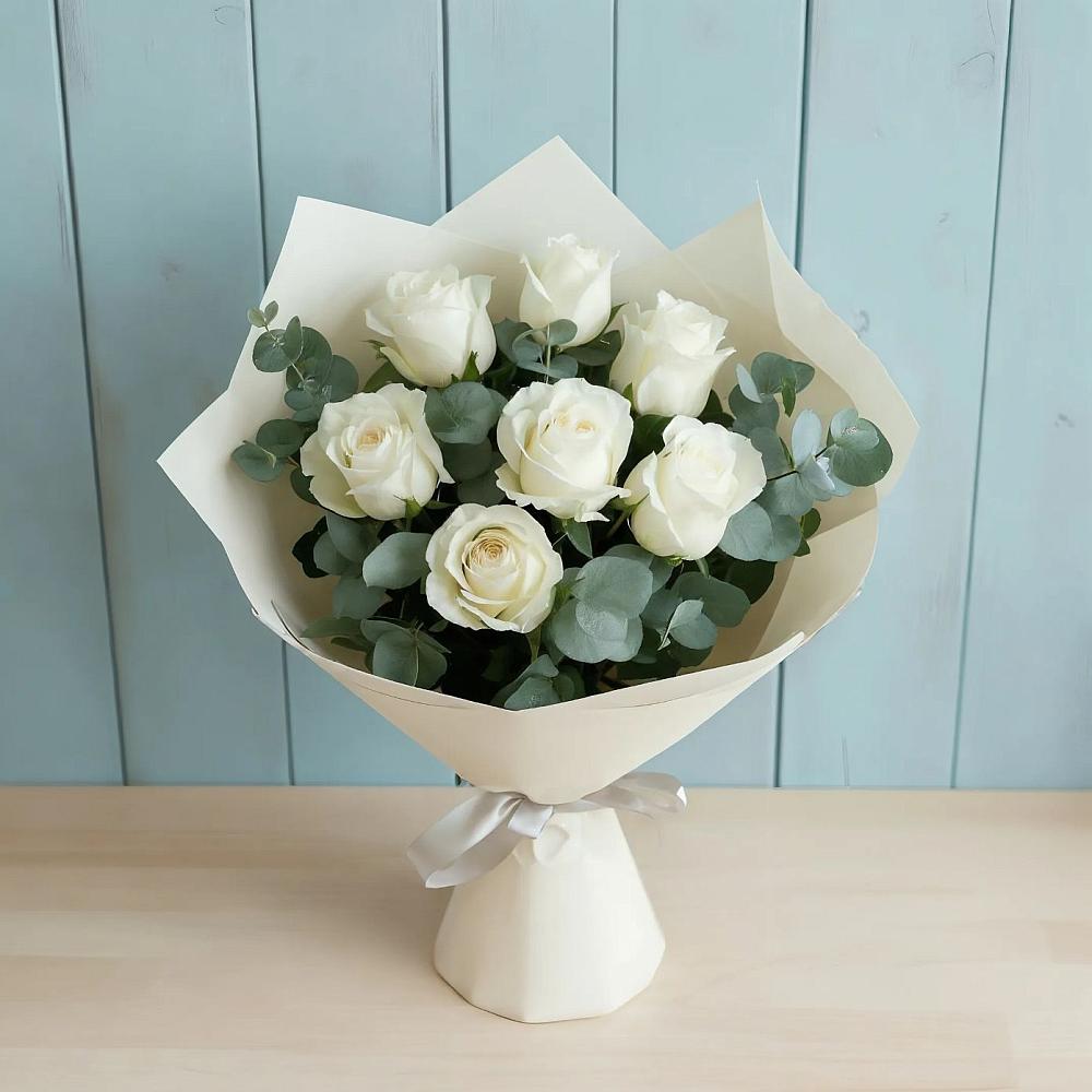 Букет Белые розы в Эвкалипте в Вязовой