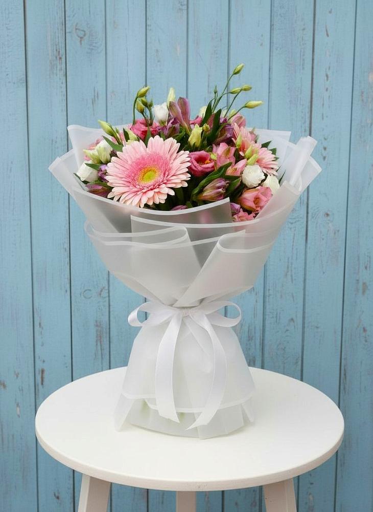 Букет цветов из: Герберы, Альстромерии и Лизиантусы в Вязовой