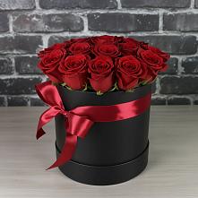 Цветочная композиция из Розы в шляпной коробке в Вязовой