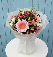 Букет цветов из:  Герберы, Альстромерии и Лизиантусы в Вязовой