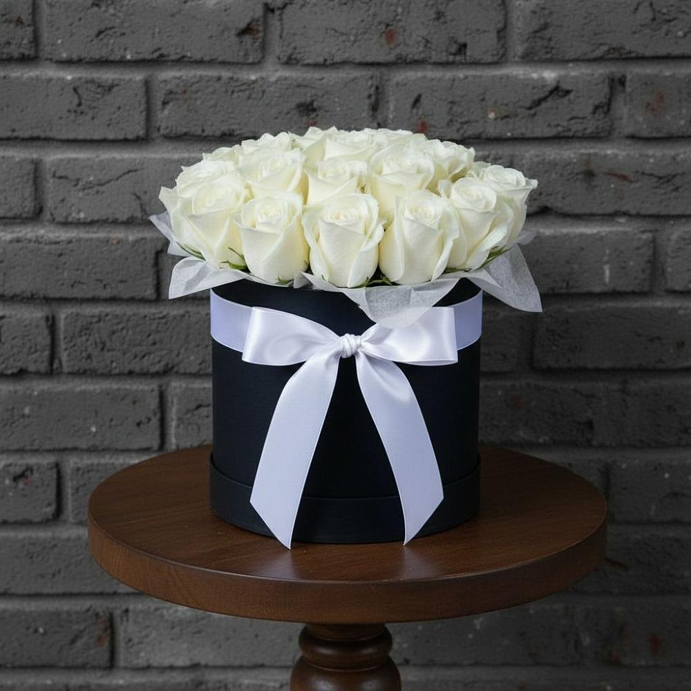 Цветочная композиция из Розы в шляпной коробке в Вязовой