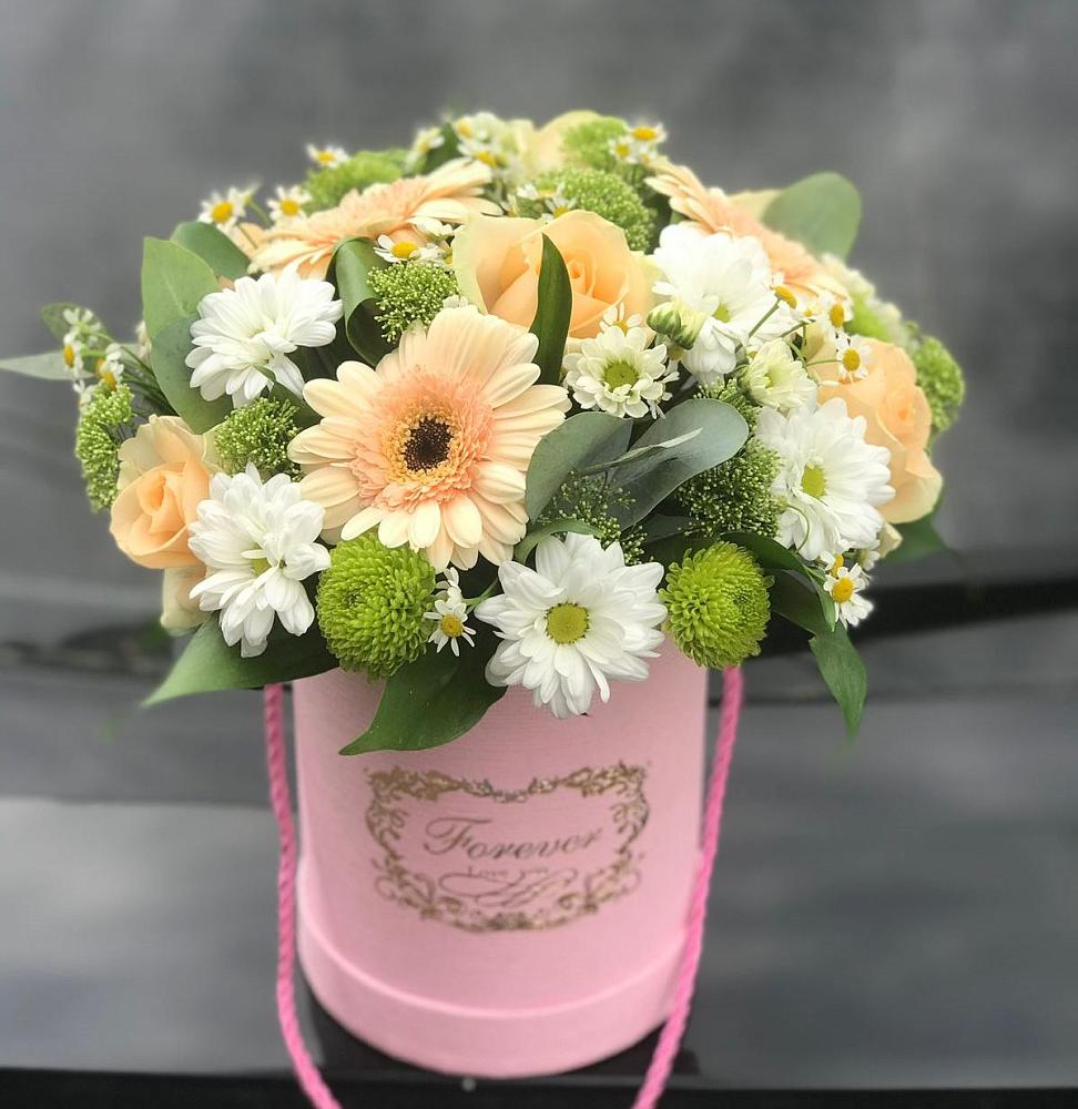 Цветочная композиция из Розы, Герберы и Хризантемы в шляпной коробке в Вязовой