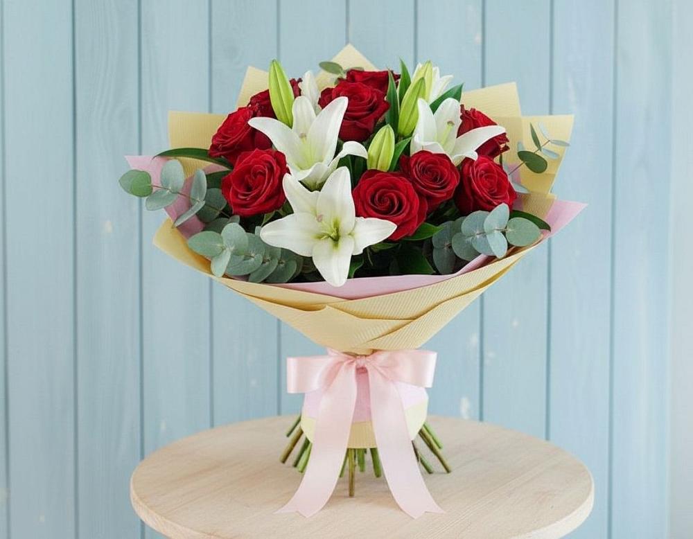 Букет цветов из: Лилии и Розы в Вязовой